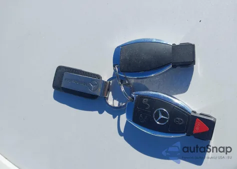 2017 Mercedes-Benz C 300 из США, поврежденный, VIN 55SWF4JB6HU222070